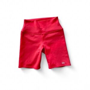 Alo 7" High-Waist Biker Short Size in Red Hot Summer in Size XS